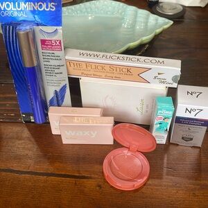 Makeup bundle Benefit, Tarte, etc